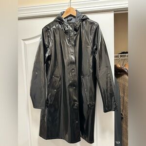 NWOT Shiny Stutterheim raincoat. L